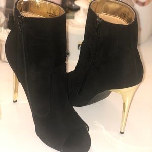 Cute Suede Bootie!